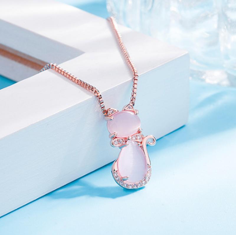Pink Stone Lovely Cat Necklace with Zircon